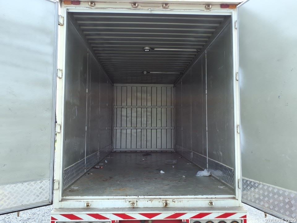 ISUZU FRR รถบรรทุก 6ล้อ ตู้แห้ง ปี2022 (81-3214)