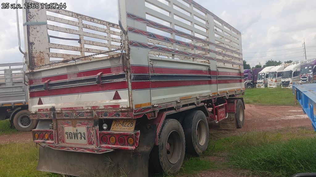 ลูกพ่วงคอกสูง ปี20 (70-4228) ลูกพ่วงคอกสูง ปี20 (70-4228)