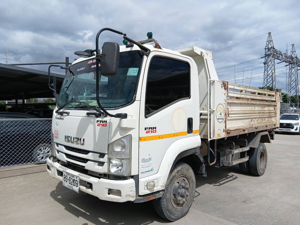 ISUZU FRR 210แรง 6ล้อ กระบะคอกสูง ปี20 (83-6269)