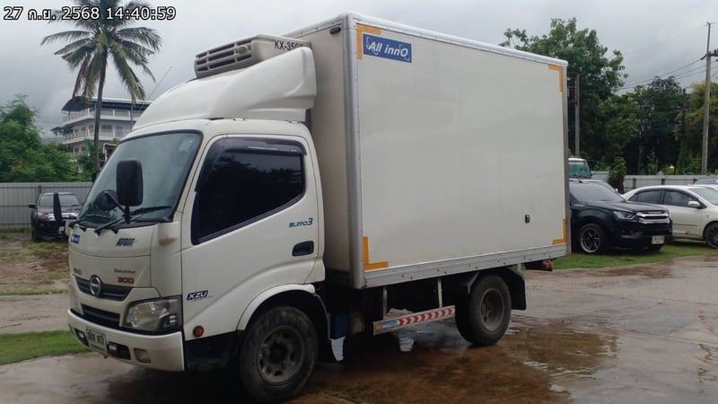 HINO XZU รถบรรทุก 4ล้อ ตู้เย็น ปี2023 (3ฒห-953)