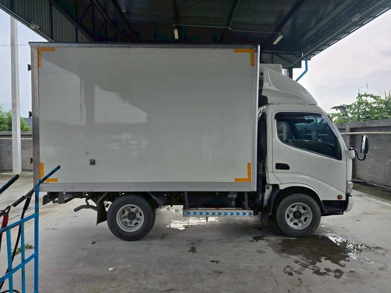 HINO XZU รถบรรทุก 4ล้อ ตู้แห้ง ปี2023  (3ฒส-1836)