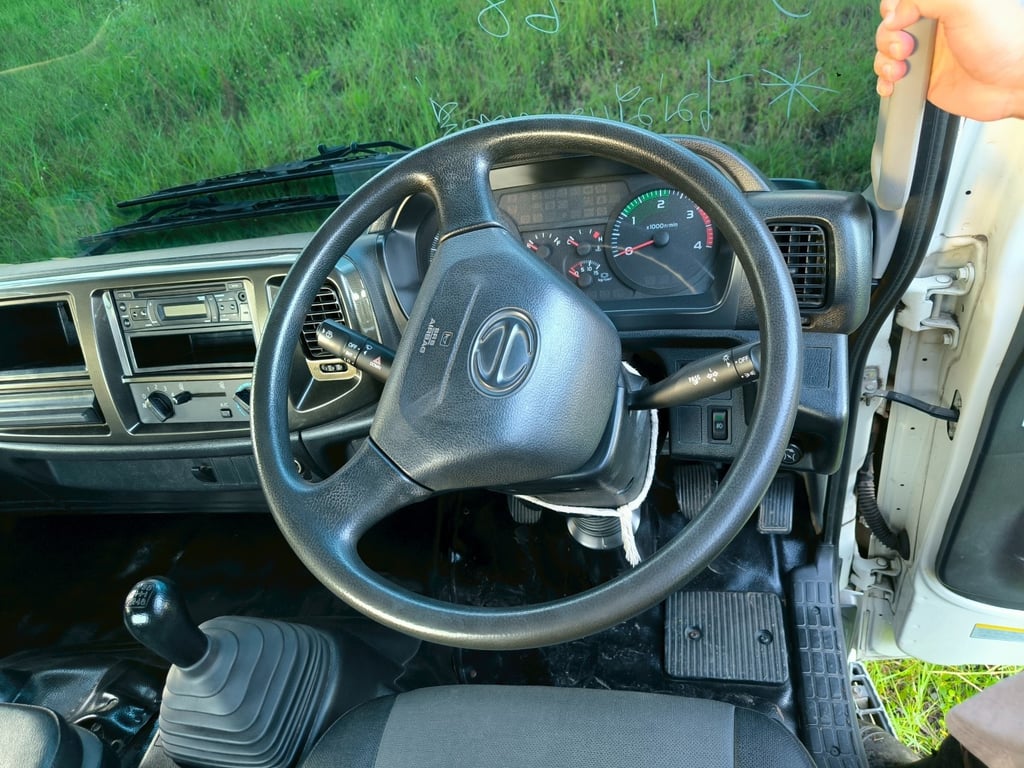 HINO FC รถบรรทุก 6ล้อ ปี2019  (83-7393 )