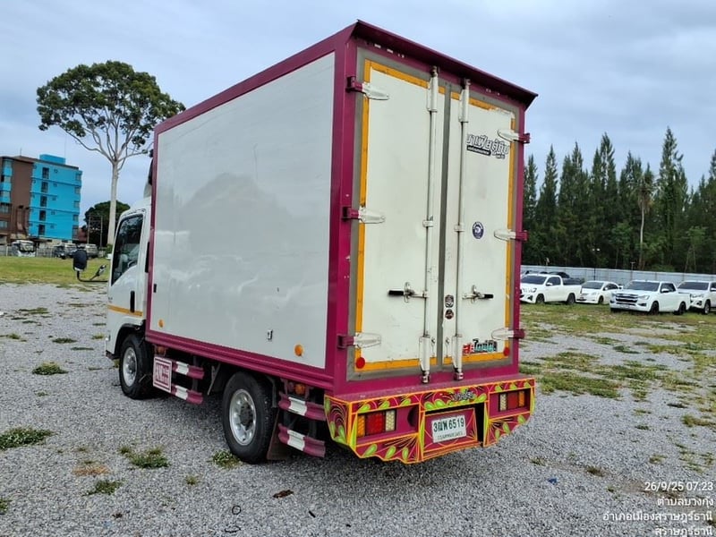 ISUZU NLR รถบรรทุก 4ล้อ ตู้แห้ง ปี2022  (3ฒพ-6519)