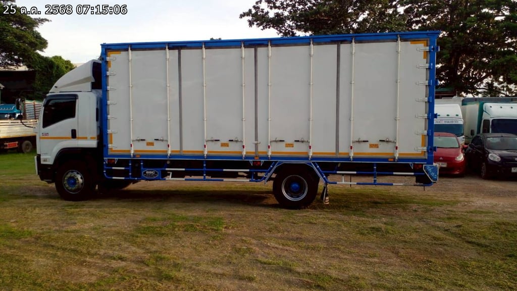 ISUZU FTR รถบรรทุก 6ล้อ ตู้แห้ง ปี2023 (71-5713 )