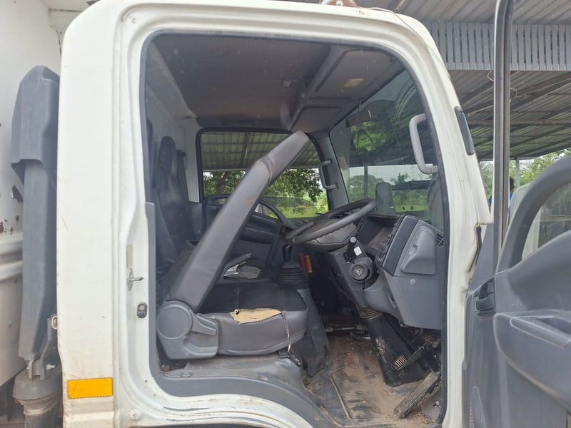 ISUZU NMR รถบรรทุก 6ล้อ ดั้มพ์ ปี2021 (53-6587)