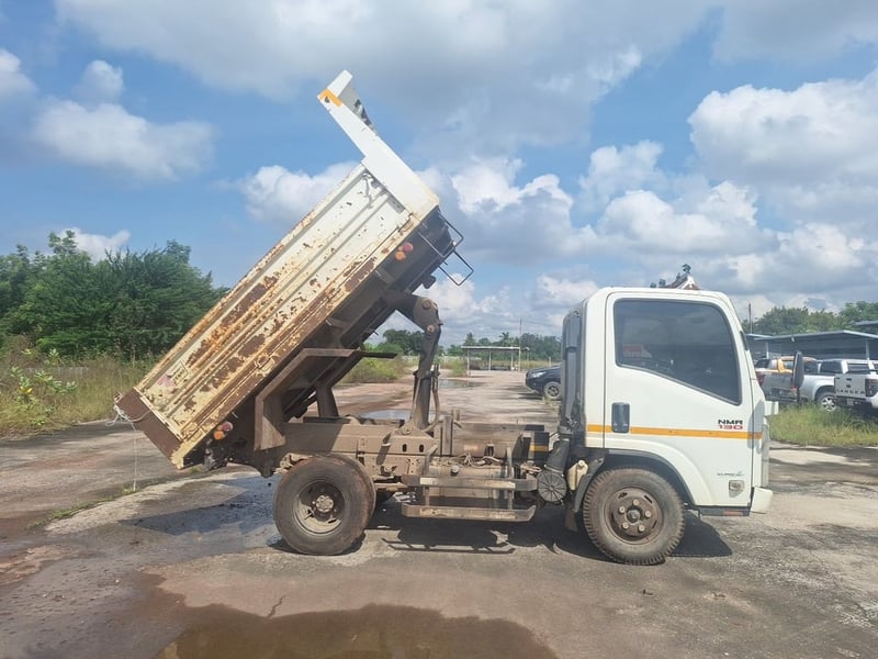 ISUZU NMR รถบรรทุก 6ล้อ ดั้มพ์ ปี2021 (53-6587)