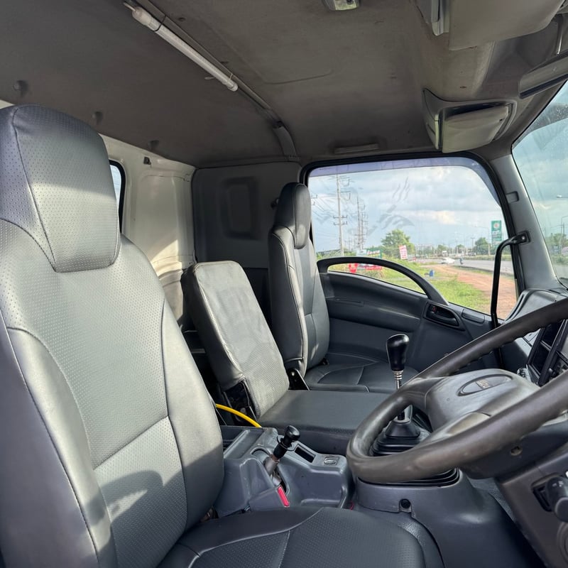 ISUZU FXZ 360 360แรงม้า รถบรรทุก 10ล้อ ดั้มพ์ ปี2014 เลขไมล์น้อยกว่า 500,000 กม. ISUZU FXZ 360 360แรงม้า รถบรรทุก 10ล้อ ดั้มพ์ ปี2014 เลขไมล์น้อยกว่า 500,000 กม.