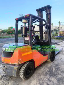 ฟอล์คลิฟ 3 ตัน Toyota 8FG30 งา 6 เมตร สภาพสวยมาก ฟอล์คลิฟ 3 ตัน Toyota 8FG30 งา 6 เมตร สภาพสวยมาก