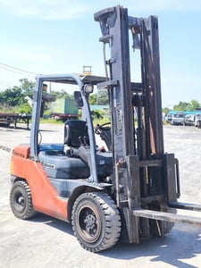 ฟอล์คลิฟ 3 ตัน Toyota 8FG30 งา 6 เมตร สภาพดี ฟอล์คลิฟ 3 ตัน Toyota 8FG30 งา 6 เมตร สภาพดี