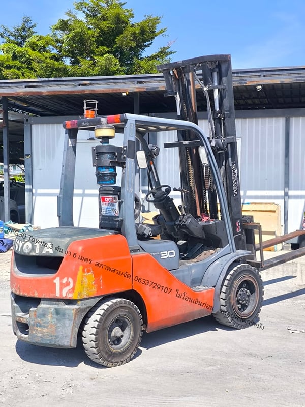 ฟอล์คลิฟ 3 ตัน Toyota 8FG30 งา 6 เมตร สภาพดี ฟอล์คลิฟ 3 ตัน Toyota 8FG30 งา 6 เมตร สภาพดี