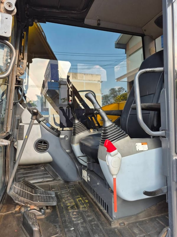 KOMATSU PC70-8 เก่านอกแท๊ (สด-ผ่อน) KOMATSU PC70-8 เก่านอกแท๊ (สด-ผ่อน)