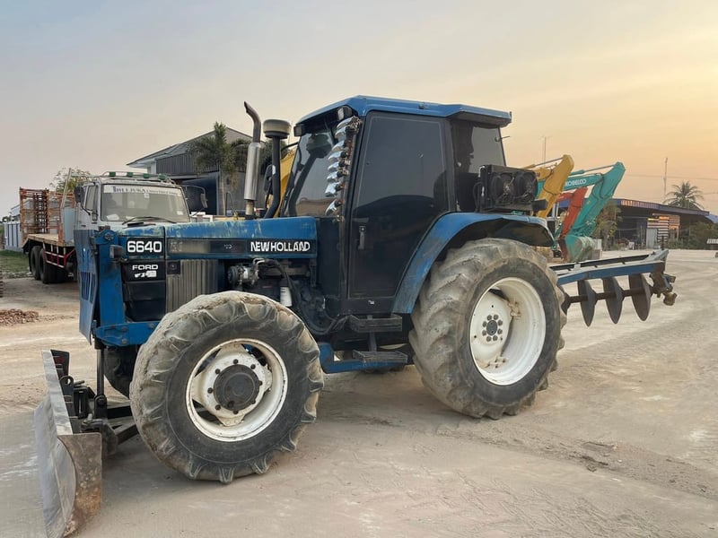 รุ่นอึกทึกทนจ้า นิวฮอลแลน 2 เพลา ตู้แอร์