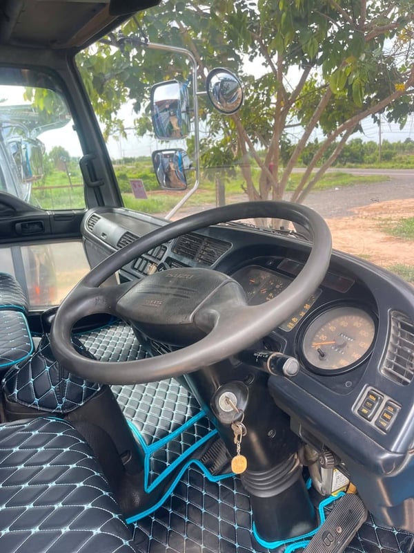 ISUZU DECA 195 แรง ISUZU DECA 195 แรง