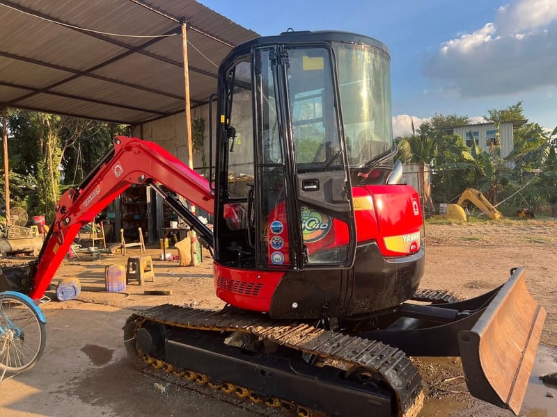 YANMAR VIO40-2a มีลายแย็ก 