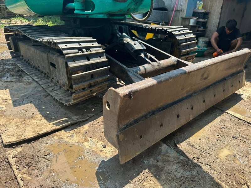 KOMASTU 30 -7  ( 3 ตัน )   มีลายแย็ก