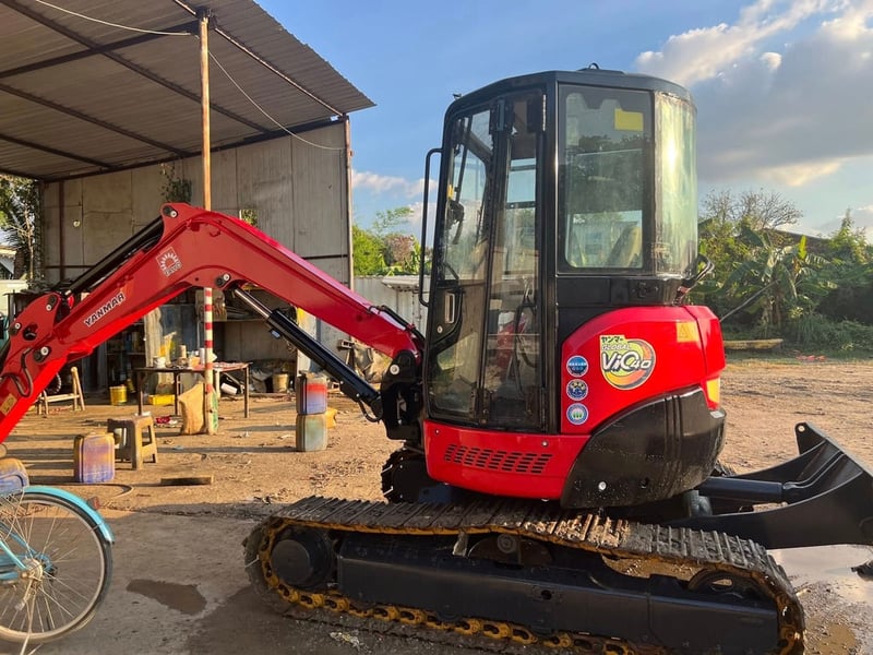 YANMAR VIO40-2a มีลายแย็ก 