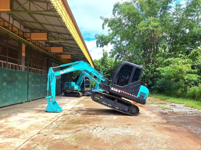 KOBELCO SK 60-C พร้อมใช้งาน KOBELCO SK 60-C พร้อมใช้งาน