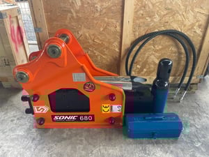 KOBELCO SK60-8 แถมฟรีหัวแย๊ก (ประกัน 1 ปี +ติดฟิล์มให้ใหม่ )