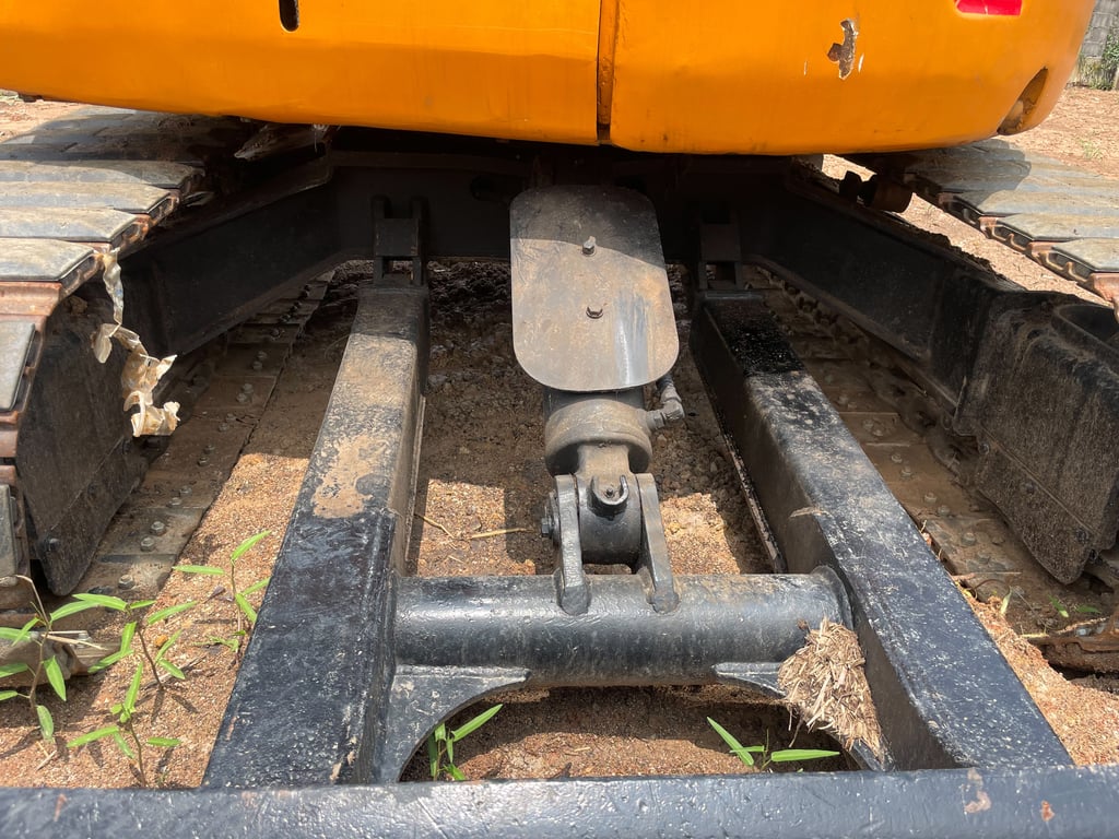 NKK NS55-7  รถขุดเล็ก เก๋ง บูมตรง