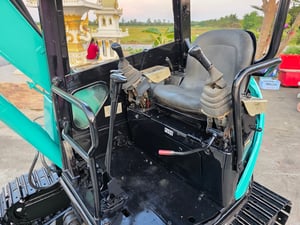 KOBELCO SK30 UR คอลโทรลน้ำมัน ปั้มนิ้ว KOBELCO SK30 UR คอลโทรลน้ำมัน ปั้มนิ้ว