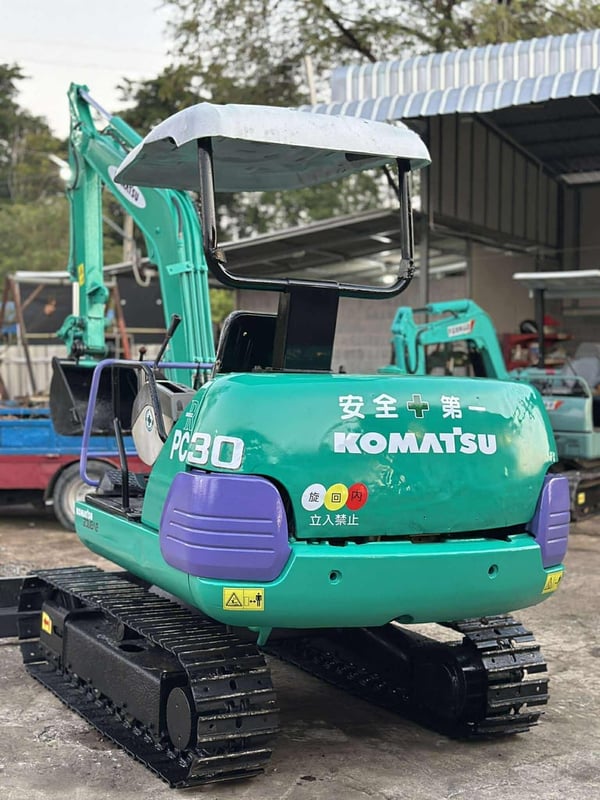 KOMATSU 30-7 ขายถูก KOMATSU 30-7 ขายถูก