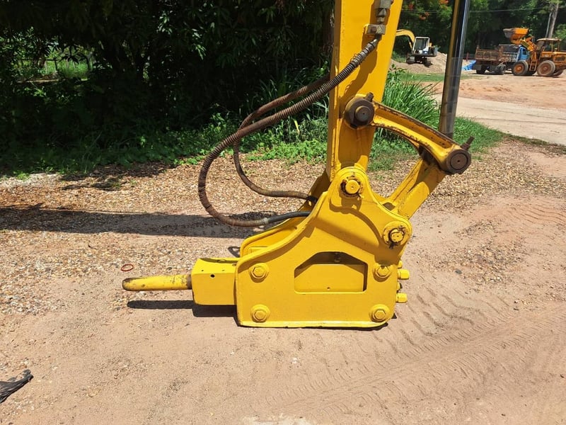 KOMATSU PC60-7 บุ้งกี๋+หัวแย๊ก KOMATSU PC60-7 บุ้งกี๋+หัวแย๊ก
