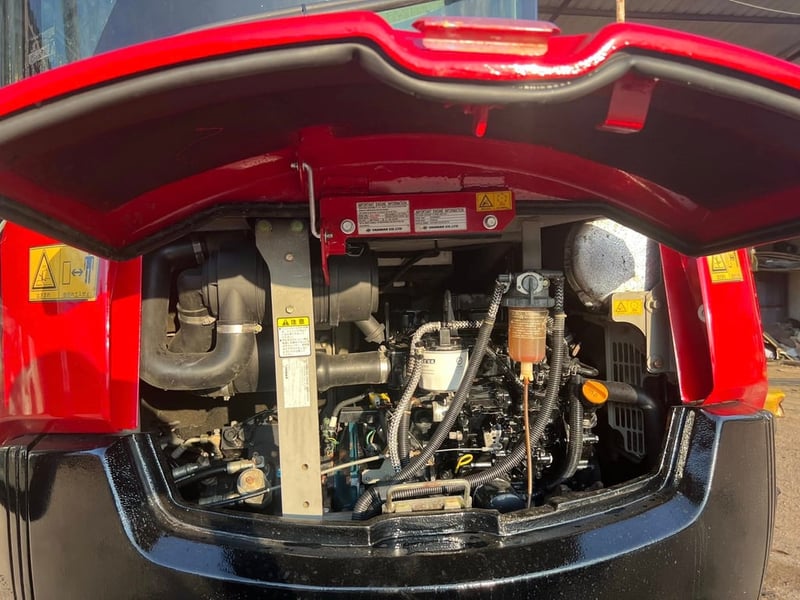 YANMAR VIO40-2a มีลายแย็ก 