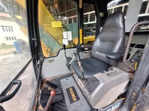KOMATSU PC60-7 บุ้งกี๋+หัวแย๊ก KOMATSU PC60-7 บุ้งกี๋+หัวแย๊ก
