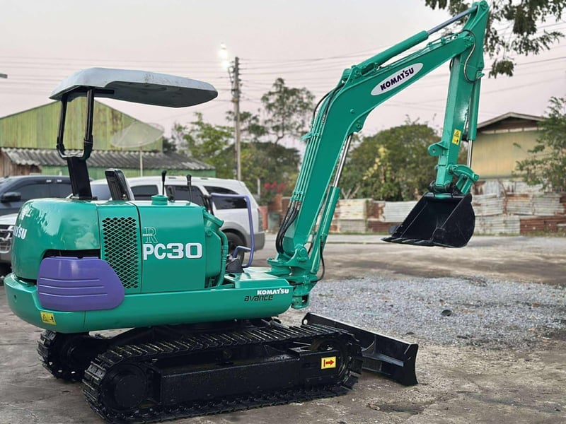 KOMATSU 30-7 ขายถูก KOMATSU 30-7 ขายถูก