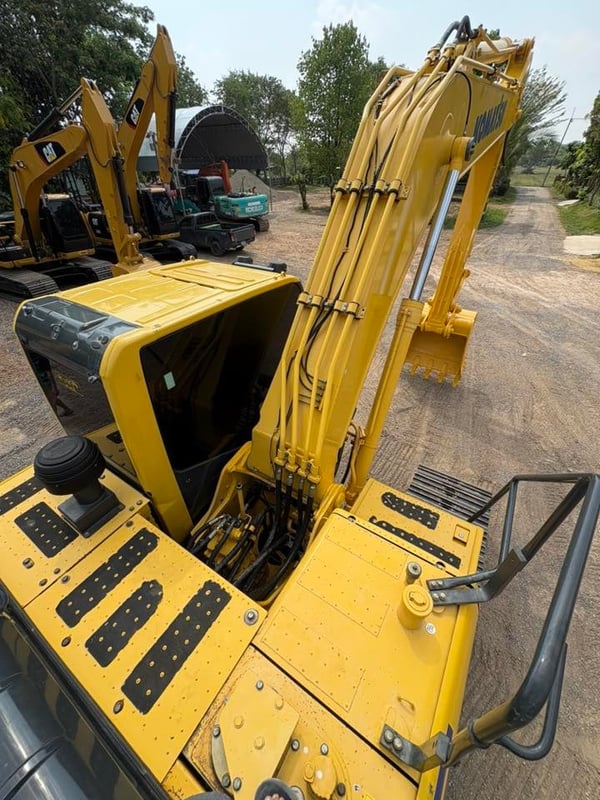 KOMATSU PC210-10MO PM. เหลือๆ KOMATSU PC210-10MO PM. เหลือๆ