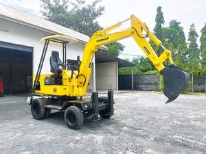 YANMAR ขนาด 3 ตัน  รถขุดล้อยาง
