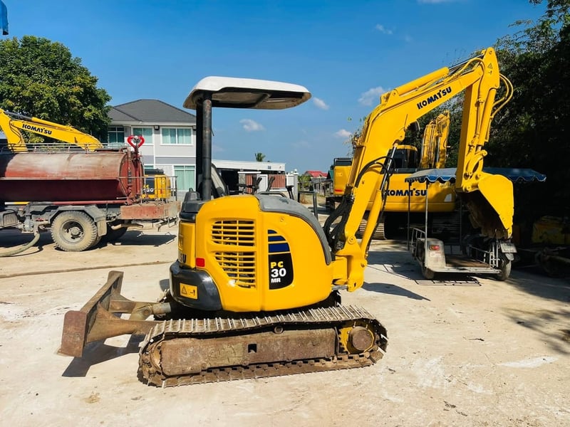 Komatsu PC30MR-3  มีลายแย๊ก