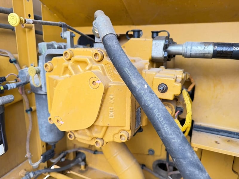 CAT 320 Nextgen GC ไมล์ 7 พันชั่วโมง เอกสารเล่มทะเบียน รถอยู่ปราจีนบุรี