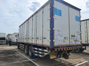 Hino FG 240 แรงม้า รถบรรทุก 10 ล้อ ตู้แห้ง ปี 2021 เลขไมล์ 223,738