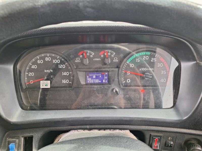 Hino FG 240 แรงม้า รถบรรทุก 10 ล้อ ตู้แห้ง ปี 2021 เลขไมล์ 223,738