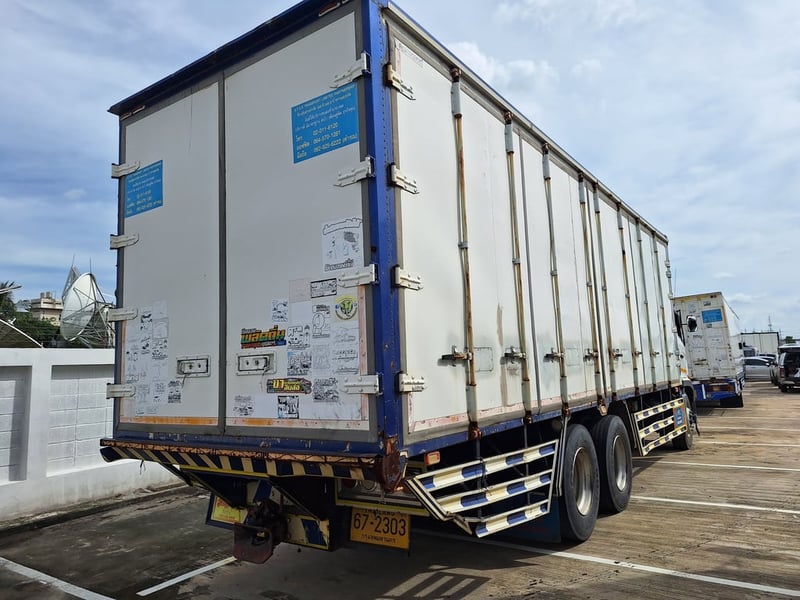 Hino FG 240 แรงม้า รถบรรทุก 10 ล้อ ตู้แห้ง ปี 2021 เลขไมล์ 223,738