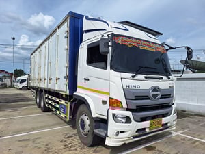 Hino FG 240 แรงม้า รถบรรทุก 10 ล้อ ตู้แห้ง ปี 2021 เลขไมล์ 223,738