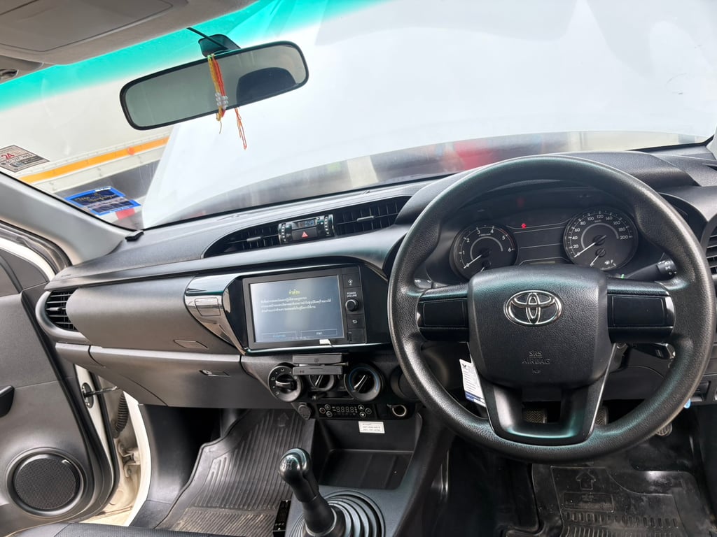 Toyota Hilux Revo ปี 2022 