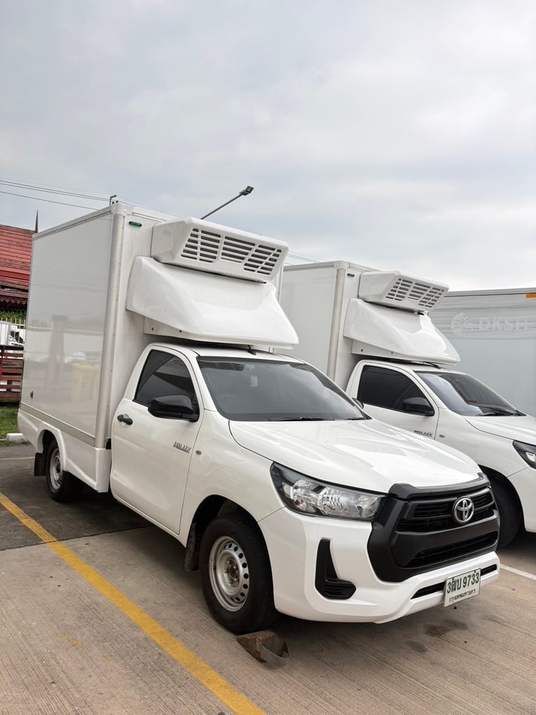 TOYOTA HILUX REVO รถบรรทุก 4ล้อ ตู้เย็น ปี2022 เลขไมล์น้อยกว่า 500,000 กม.