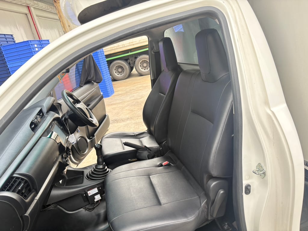 Toyota Hilux Revo ปี 2022 