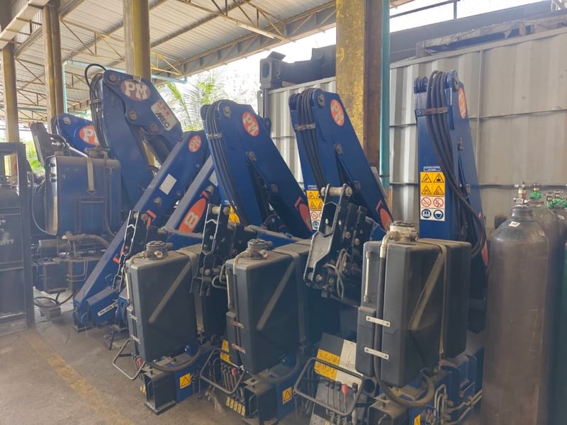 เครน PM ใหม่เเละมือสอง