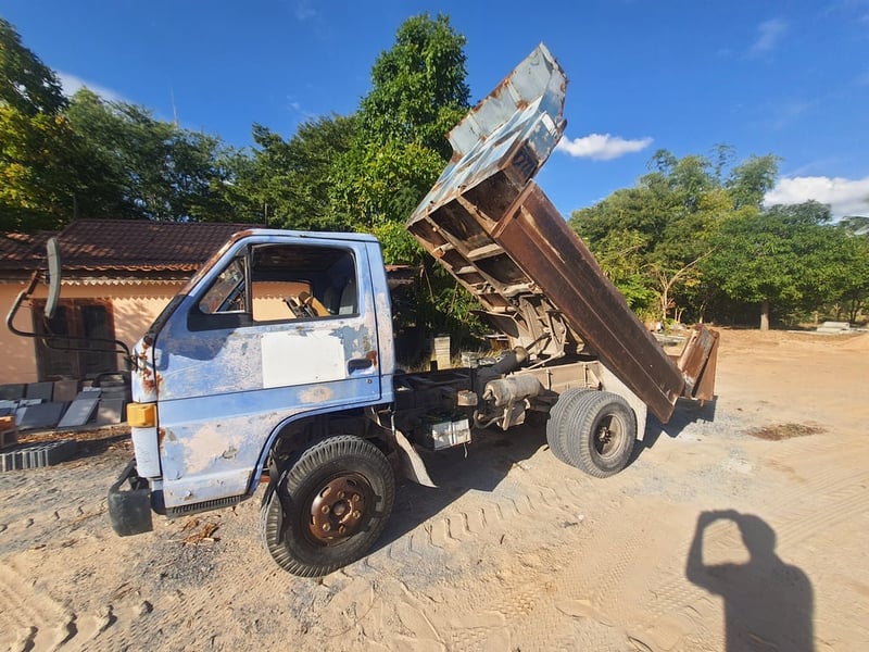 ISUZU KS110 98แรงม้า รถบรรทุก 6ล้อ ดั้มพ์ ปี2002