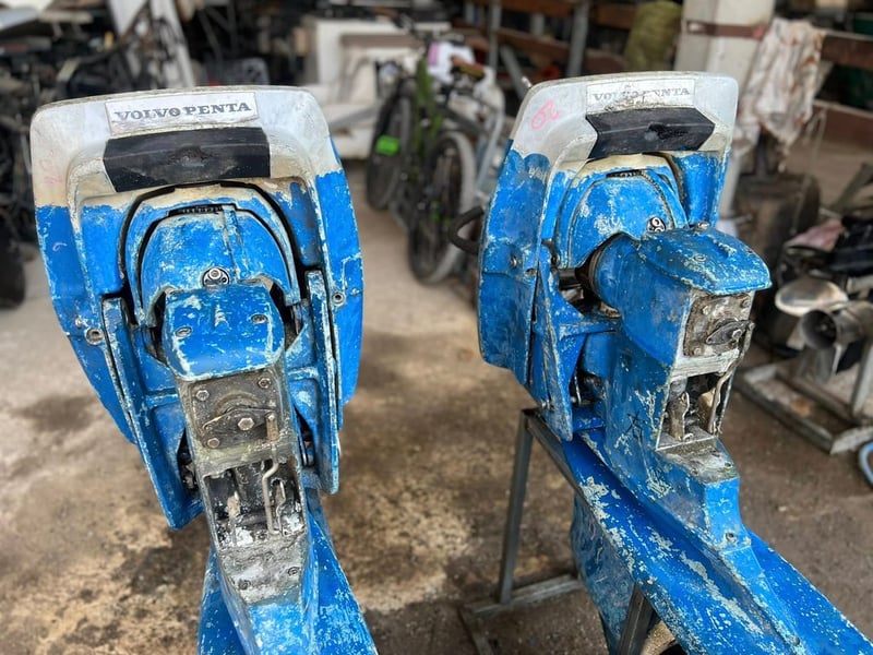 ขาย หางคู่เรือยอร์ช  volvo penta duo prop  ดีเชล ราคา คู่ละ 99,000 บาท ได้ 2 หางเลยครับ