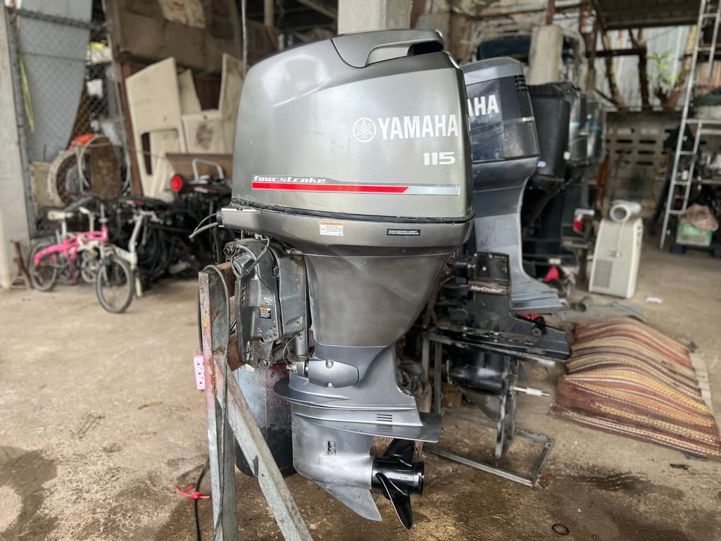 ขาย เครื่อง yamaha outboard four stroke 100 hp เครื่องเช็ค แล้วแน่นๆ เ