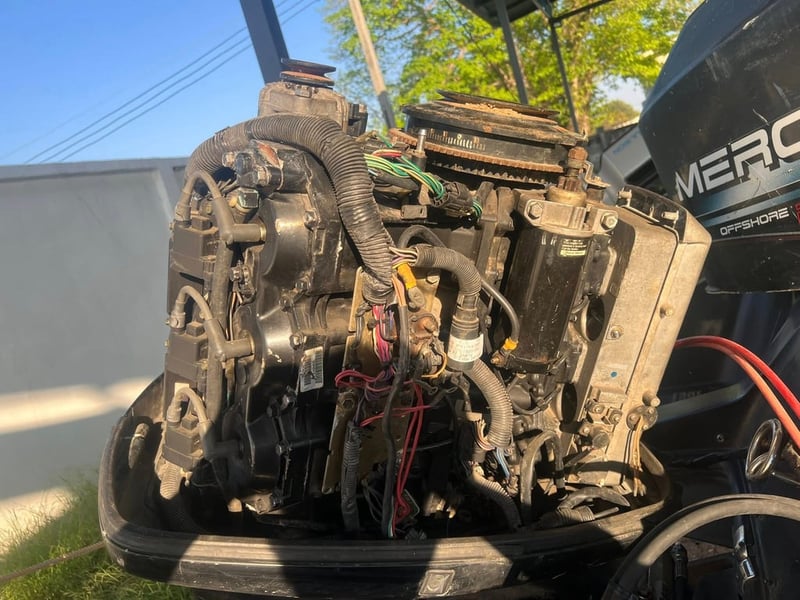 ขาย เรือนอก  hi performance   26 ฟุต เรือความเร็วสูง ทรงสวยมากๆ   มี ห้องนอน แถมเครื่อง mercury 250 ให้ด้วย                  