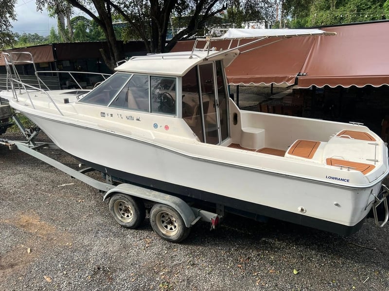 ขาย เรือ ตกปลารุ่นใหม่ ดีเชล yamaha fc 24 ประหยัดน้ำมัน￼ แรง ไม่จุกจิก มีห้องนอน ห้องน้ำ ห้องปลาเป็น  ￼￼รูหราหมาเห่า￼ ￼เหมาะสำหรับการท่องเที่ยว และ การให้เช่าครับ￼ เครื่องยนต์ volvo penta  tamd 31 