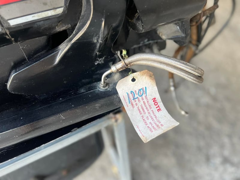 ขาย หางคู่ เรือยอชร์ sterndrive mercruiser bravo 2 x ดีเชล สวยๆ สีเดิมๆจากโรงงานเลย ( เป็นหางใหม่ไม่เคยใช้งานหนึ่งตัวnos  อีกหนึ่งตัวใช้งานน้อย ) 