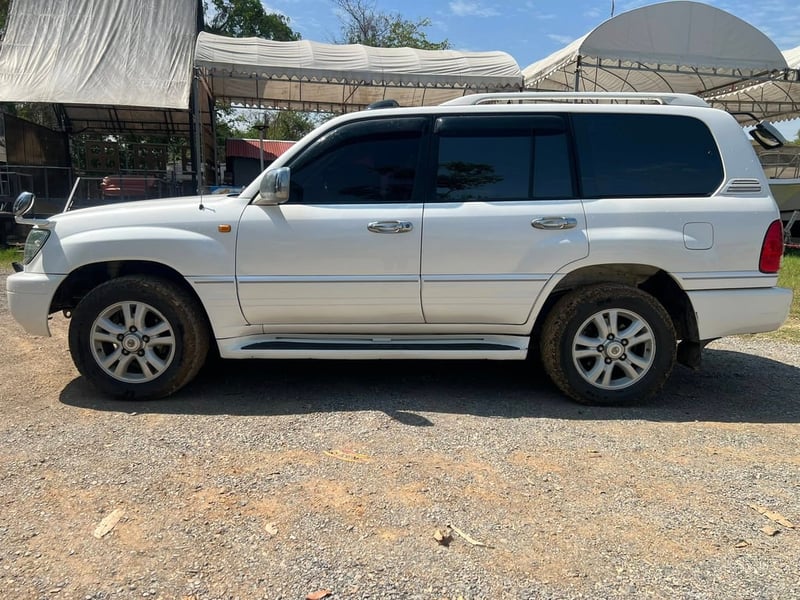 ขาย ￼รถผมใช่เอง Lexus LX470 ปี 2003 เป็นตัว 5 เกียร์แล้วครับ 