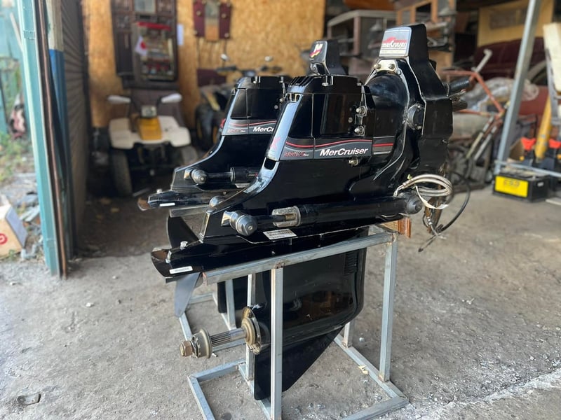 ขาย หางคู่ เรือยอชร์ sterndrive mercruiser bravo 2 x ดีเชล สวยๆ สีเดิมๆจากโรงงานเลย ( เป็นหางใหม่ไม่เคยใช้งานหนึ่งตัวnos  อีกหนึ่งตัวใช้งานน้อย ) 