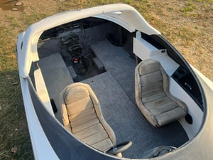 ตัดใจขายลูกรัก บอดี้เรือนอก  hi performance   glastron 19 css  19 ฟุต เรือความเร็วสูง ทรงสวยมากๆ ราคา 99,000 บาท รุ่นนี้ในเมืองนอกเล่นกันมากเลยครับเ